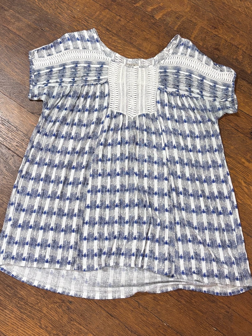 Lucky Brand Boho Crochet Peasant Top Medium Blue White Cold Shoulder